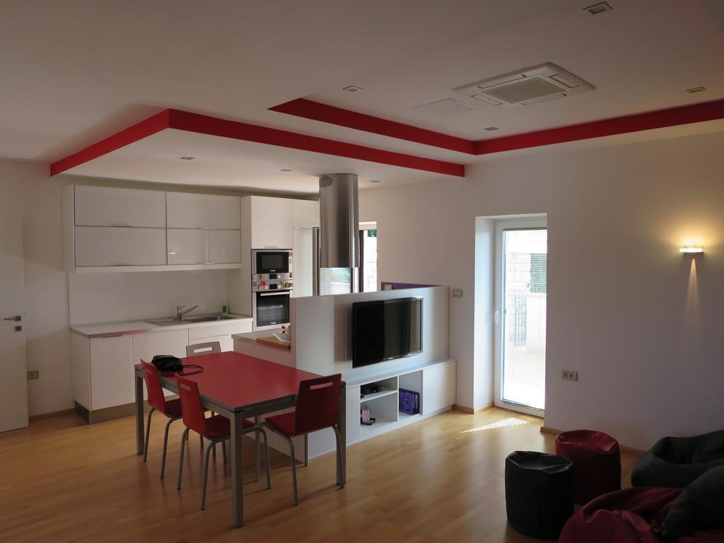 Ferienwohnung Tin House Povir Exterior foto
