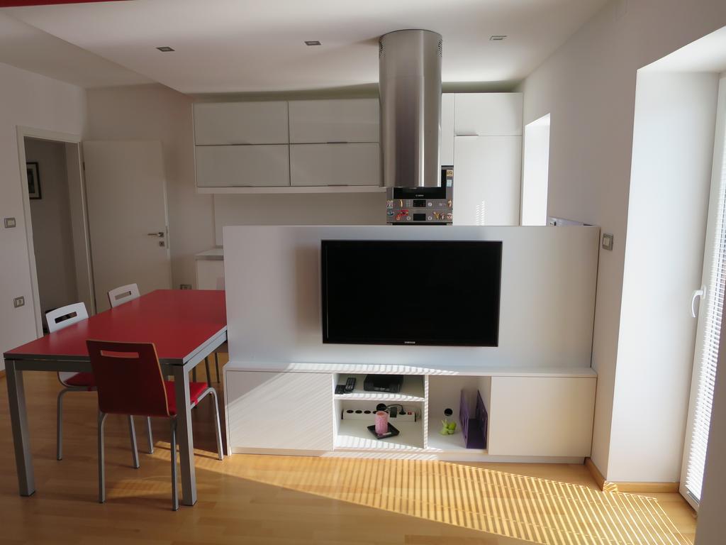 Ferienwohnung Tin House Povir Exterior foto
